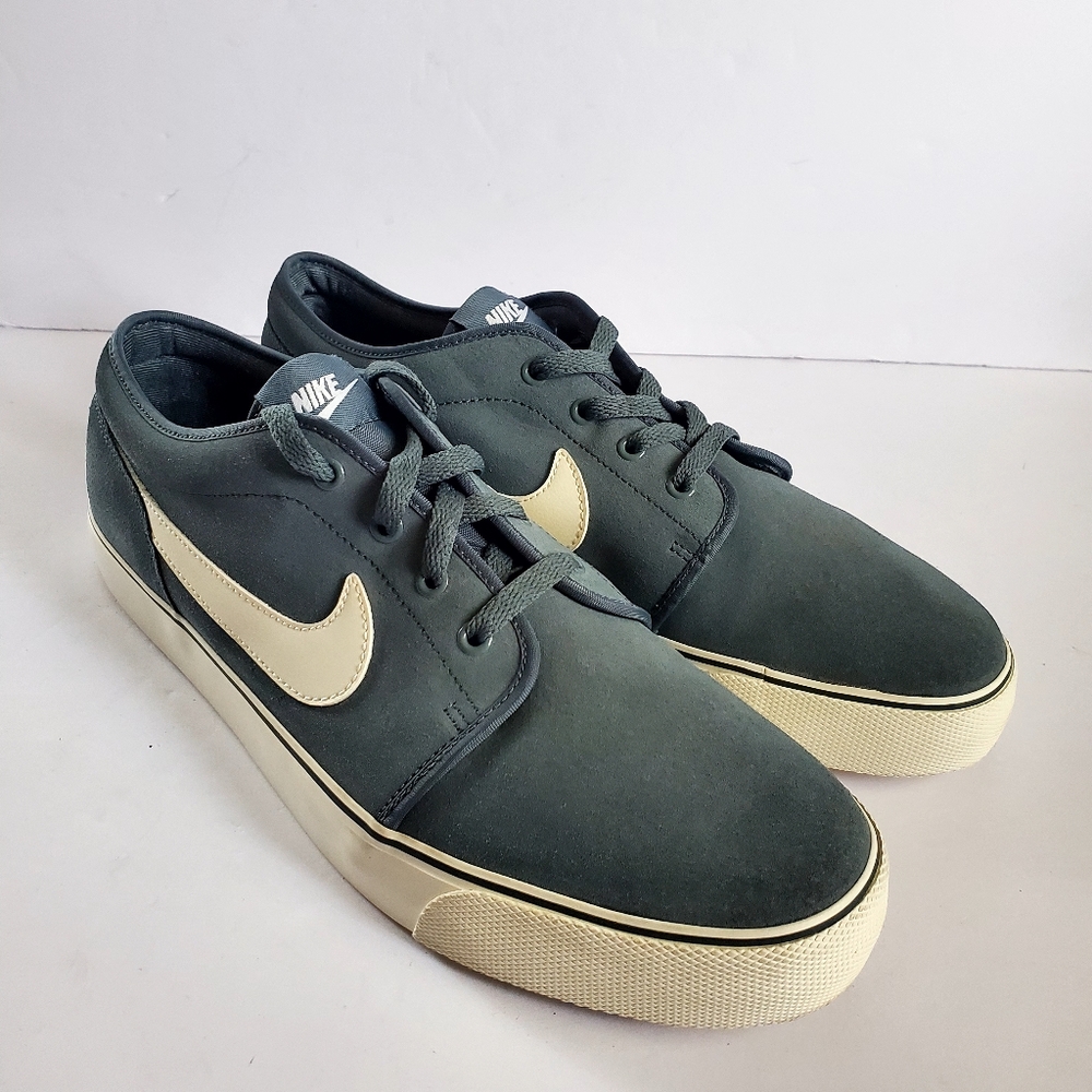 Nike Toki Low Leather Men's Sneakers Size 14